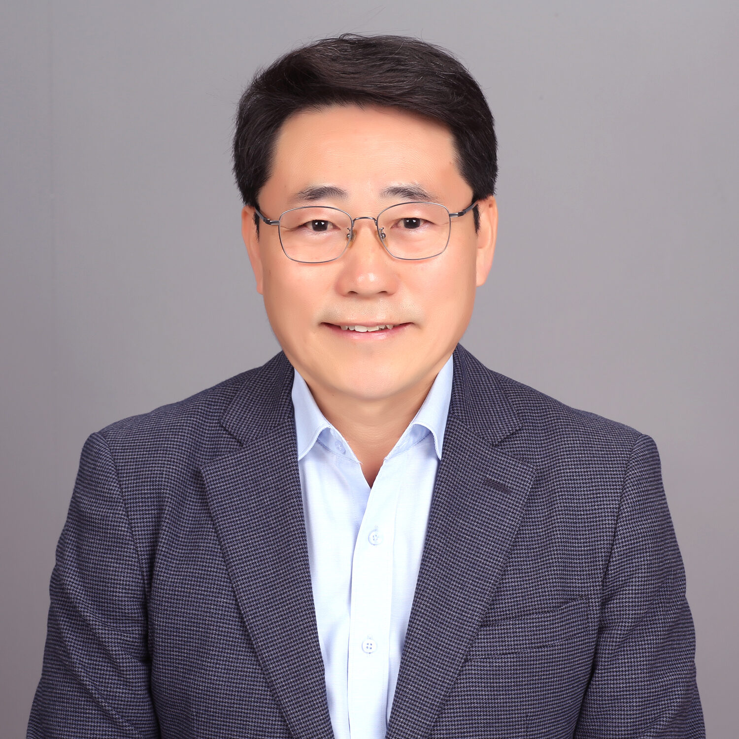 Tae-Hang (TH) Lee President, Manufacturing